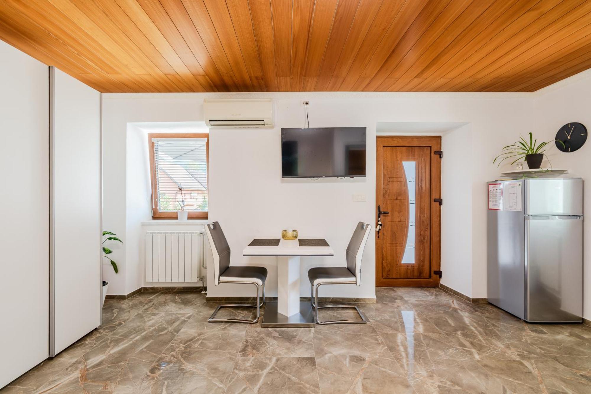 Apartmaji Mausi بوويتش المظهر الخارجي الصورة